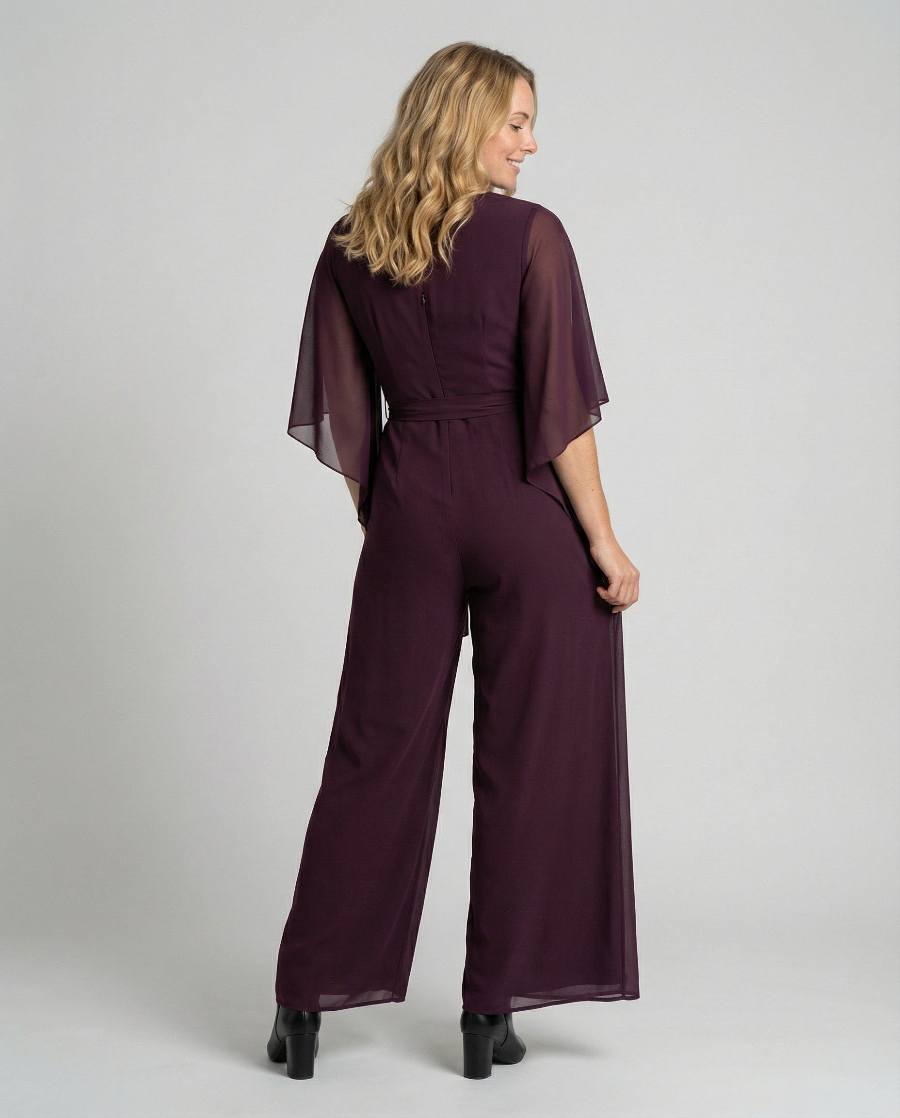 Combinaison femme à jambes larges avec taille lacée
