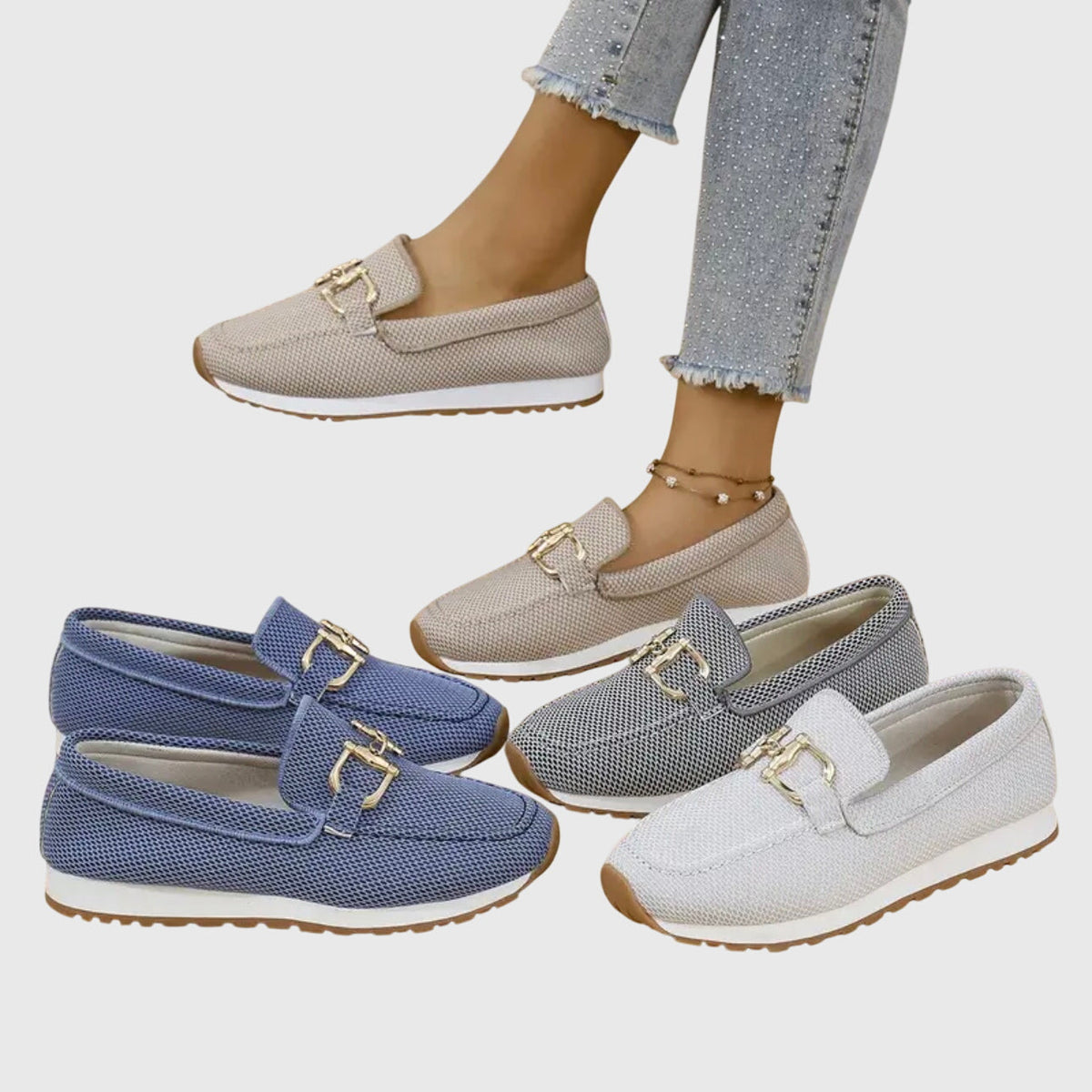 Γυναικεία μοκασίνια slip-on με διακοσμητική χρυσή αγκράφα
