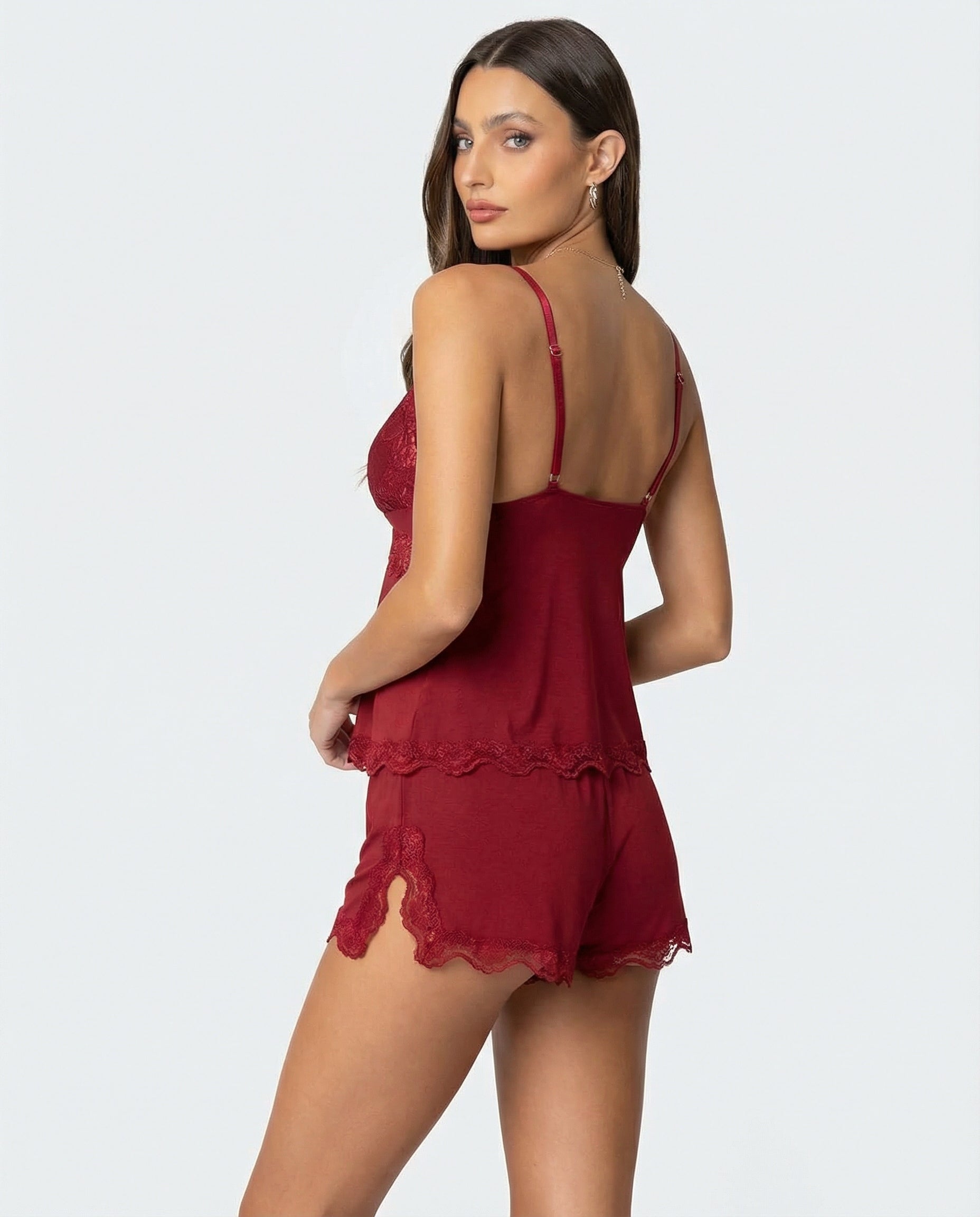 Ensemble de nuit pour femme avec caraco à dentelle et ourlet à volants