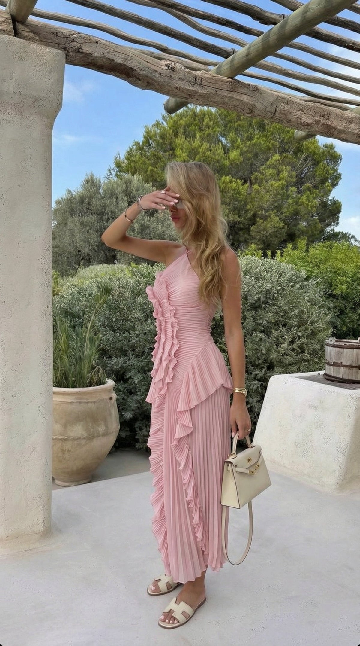 Γυναικείο μάξι φόρεμα με δέσιμο στον λαιμό και ασύμμετρο τελείωμα