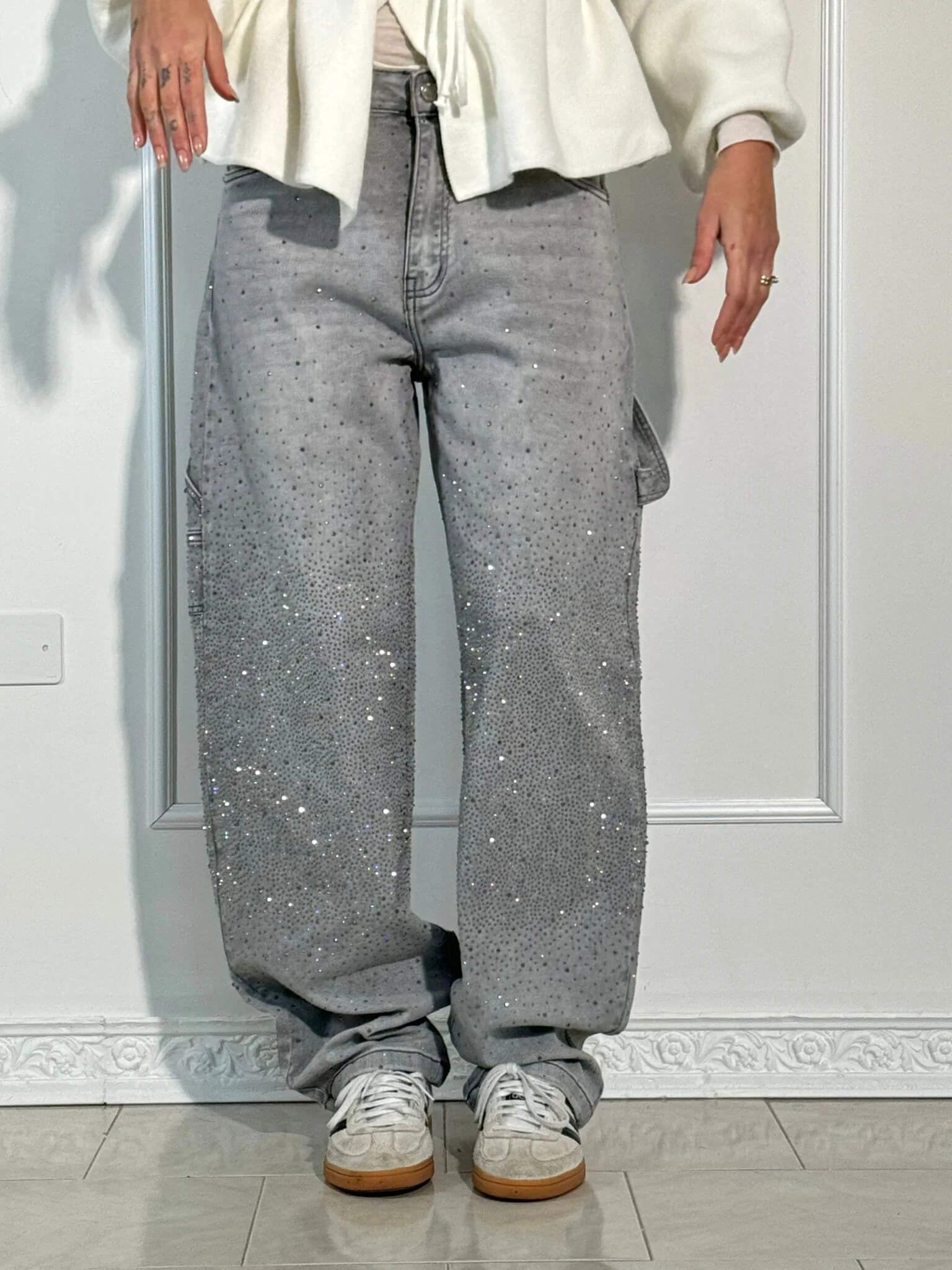 Women's Cargo Wide-Leg Jeans with Distressed Wash