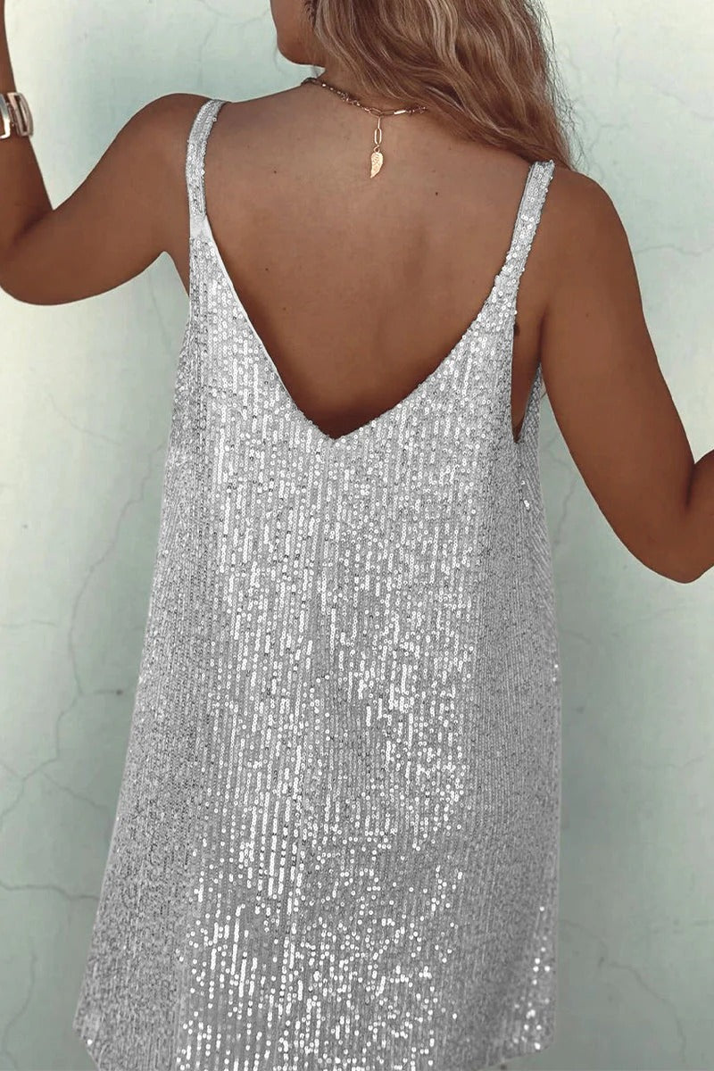 Robe courte pailletée dos en V