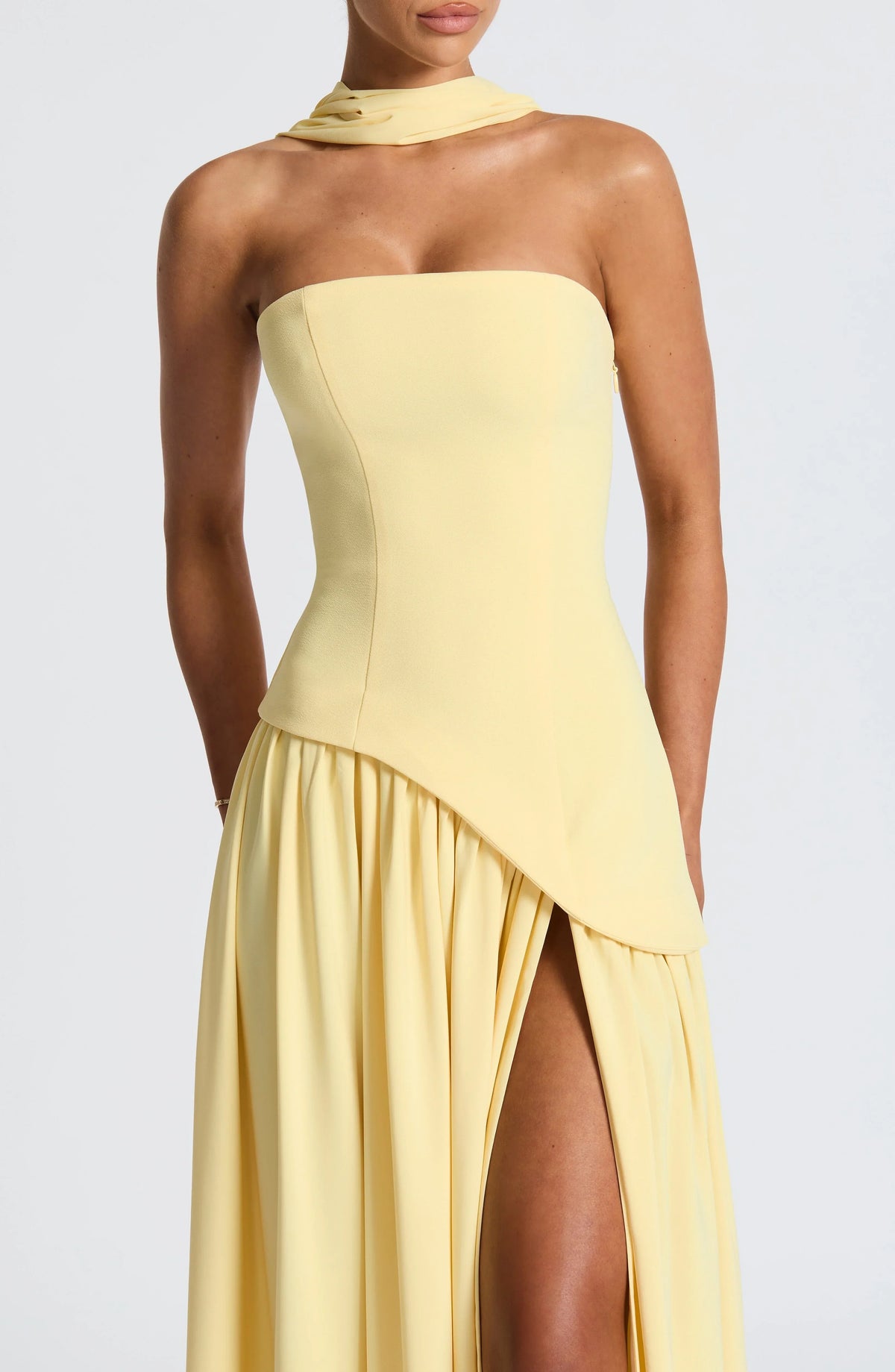 Abito lungo da donna senza spalline, modello corsetto, con spacco alto