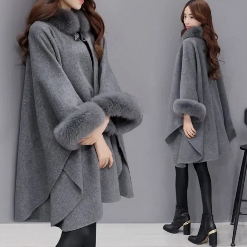 Manteau de luxe cintré pour femme à col en fourrure